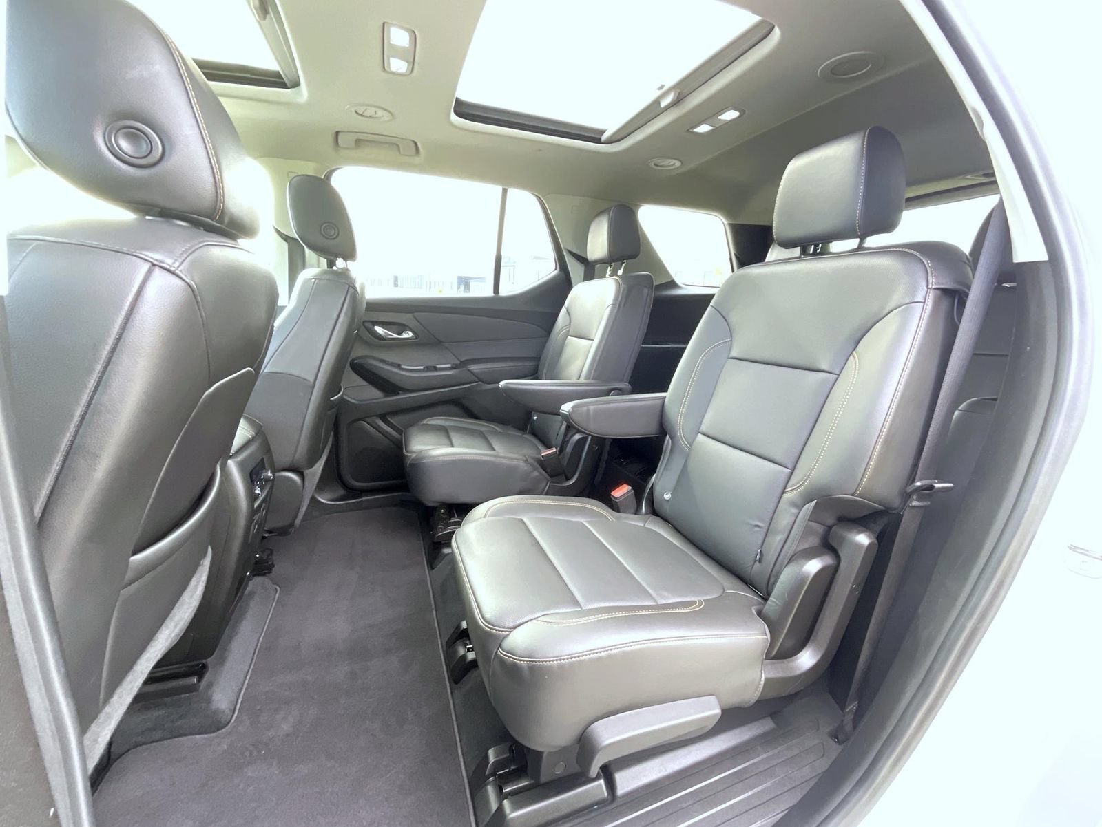 Used 2021 Chevrolet Traverse Premier AWD/4WD image 19