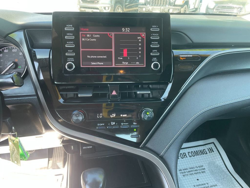 Used 2022 Toyota Camry SE FWD image 12