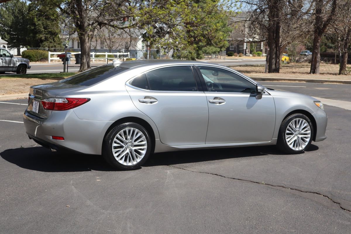Used 2015 Lexus ES 350 w/ Luxury Package image 4