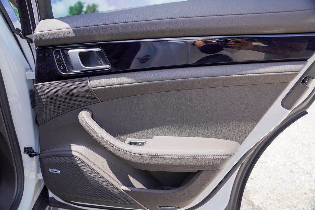 Used 2019 Porsche Panamera 4 AWD/4WD image 39