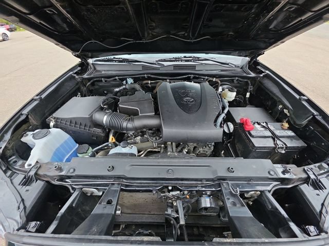 Used 2023 Toyota Tacoma Limited AWD/4WD image 28
