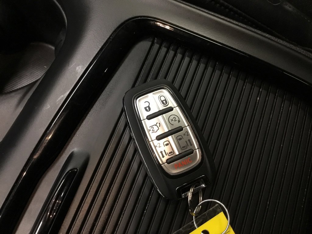 Used 2021 Chrysler Pacifica Touring-L w/ Uconnect Theater Family Group AWD/4WD image 10