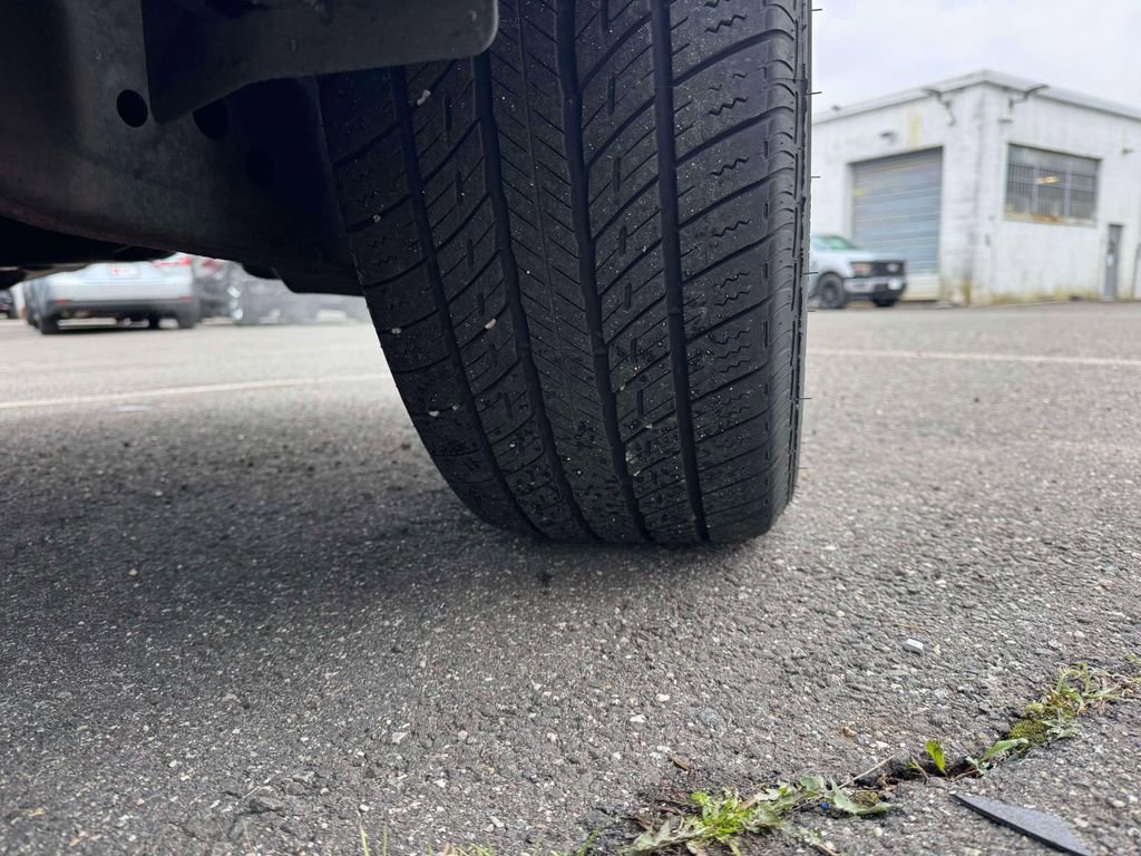 Used 2015 Toyota Highlander Limited Platinum image 12