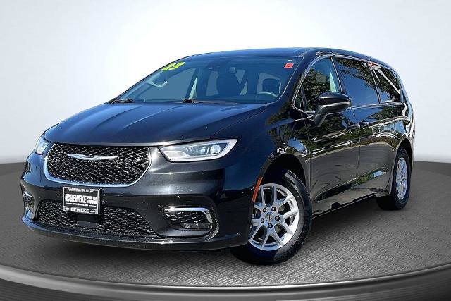 Used 2023 Chrysler Pacifica Touring-L