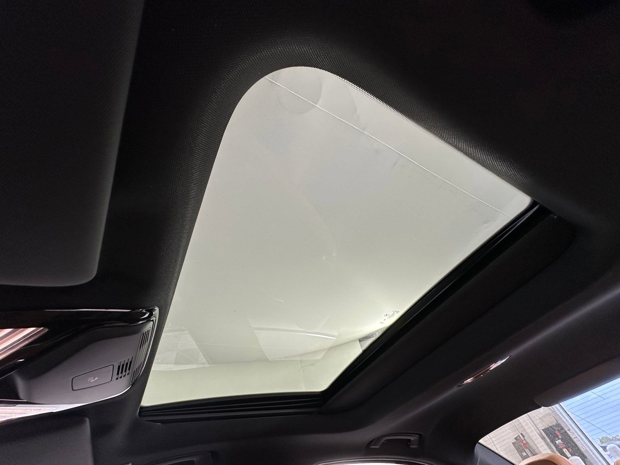 Used 2026 BMW 330i Sedan w/ M Sport Package image 12