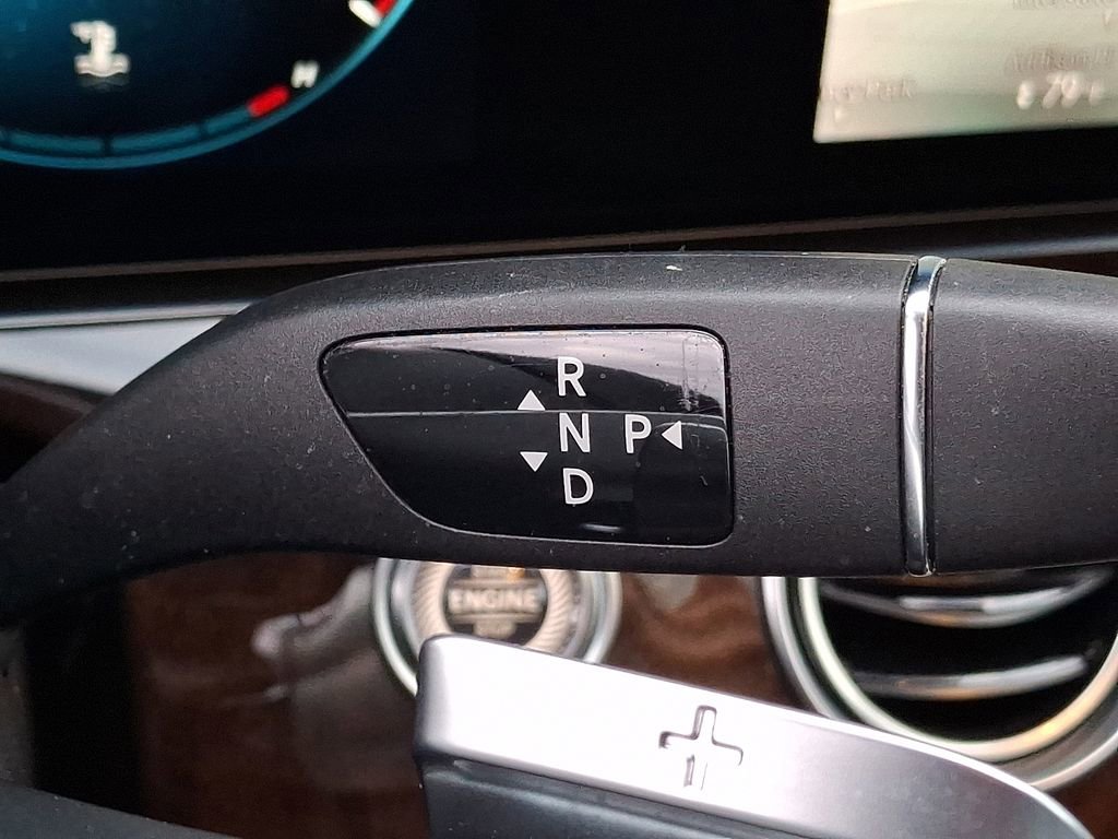 Used 2022 Mercedes-Benz E 350 4MATIC Sedan image 11