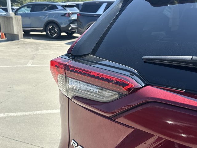 Used 2021 Toyota RAV4 XLE Premium FWD image 32