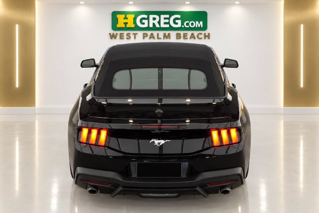 Used 2024 Ford Mustang Convertible RWD image 8