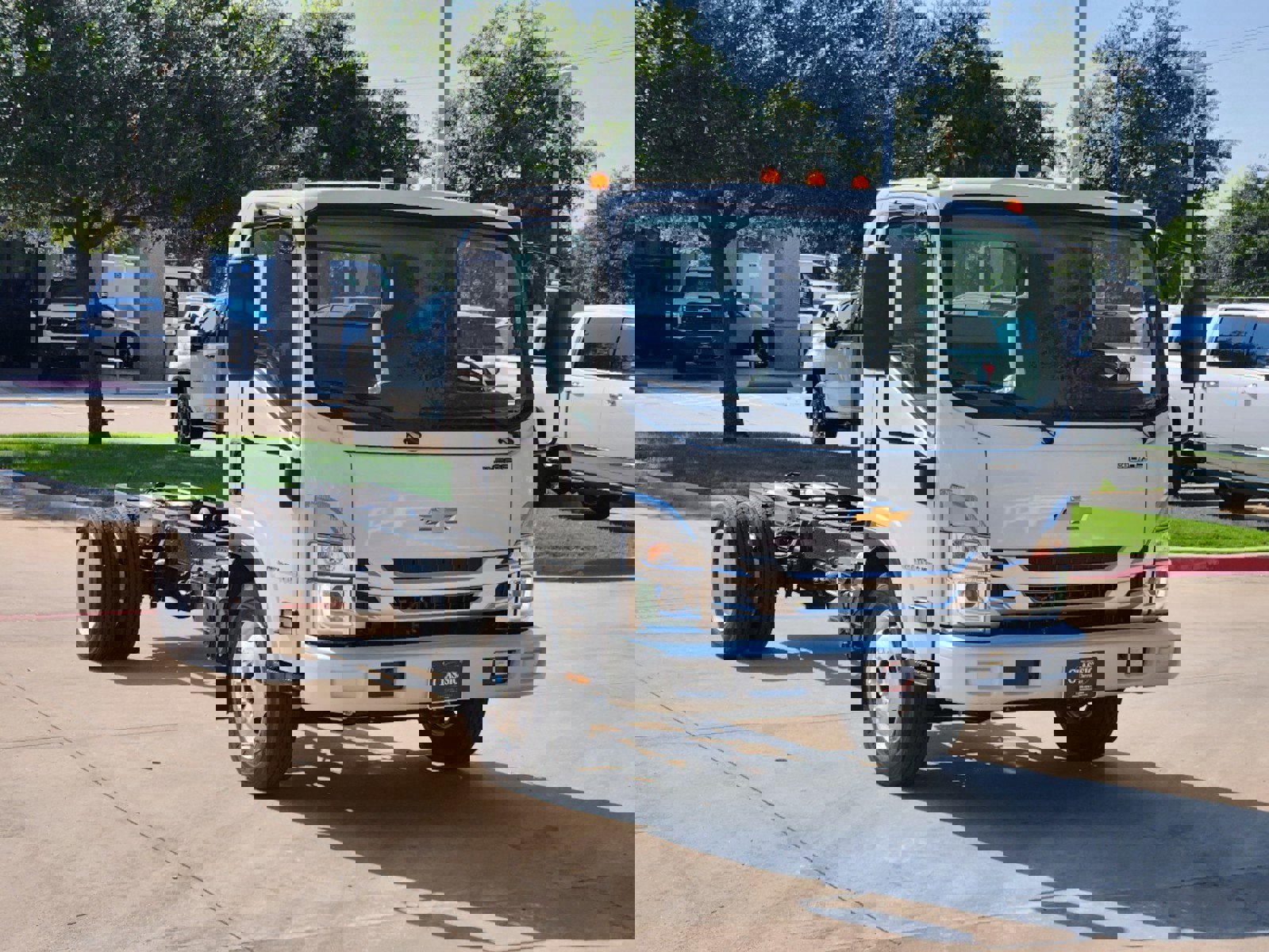 New 2025 Chevrolet Low Cab Forward image 2