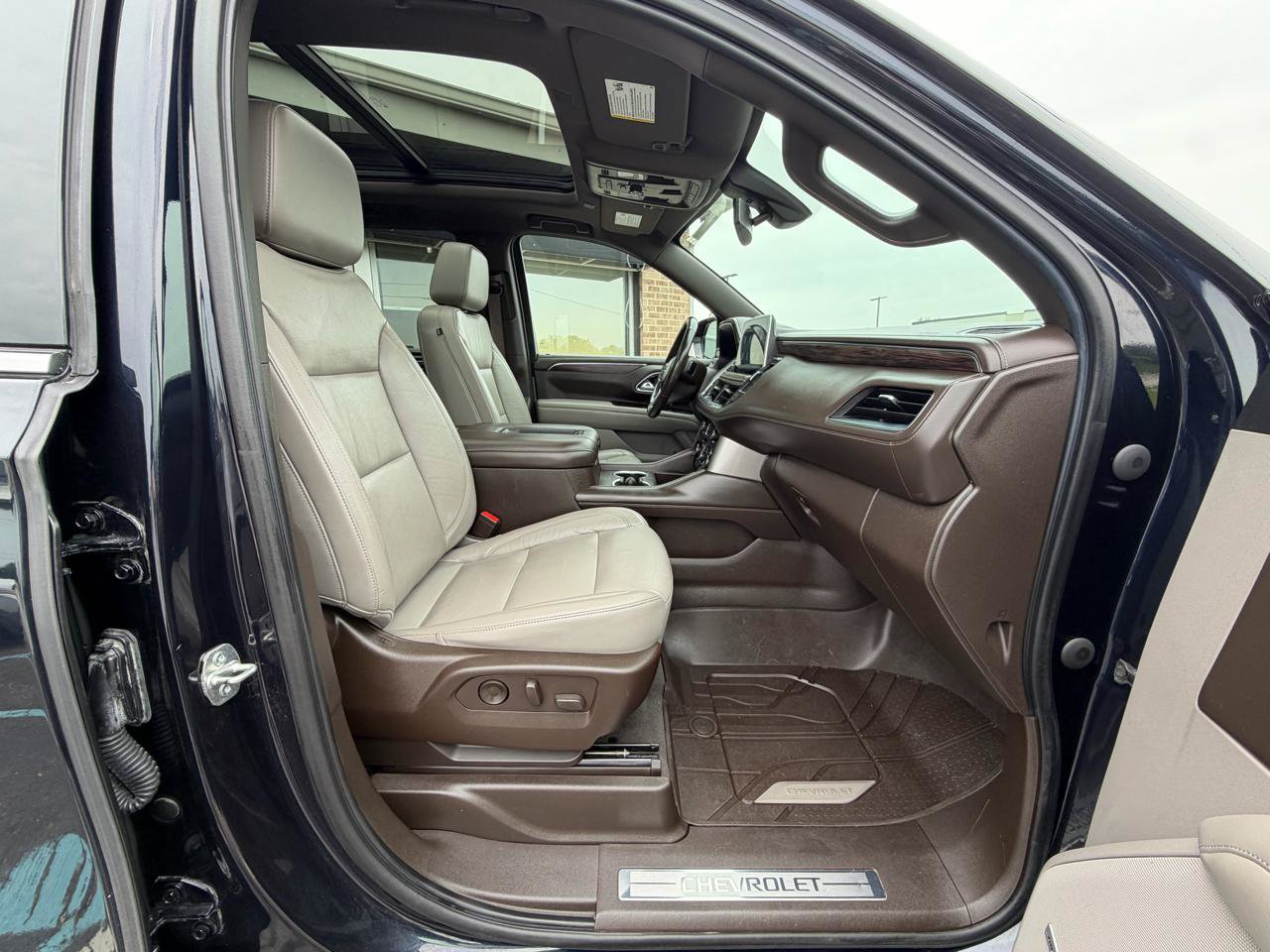 Used 2021 Chevrolet Tahoe LT w/ LT Signature Package AWD/4WD image 36
