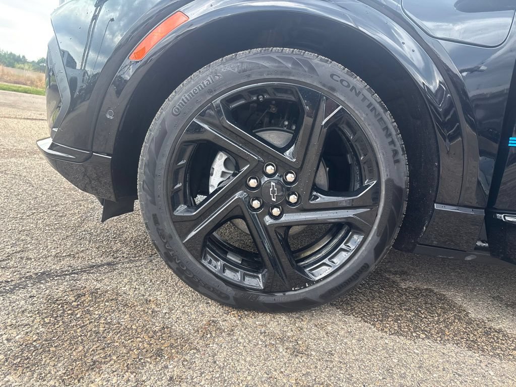 Used 2024 Chevrolet Equinox EV RS FWD image 22