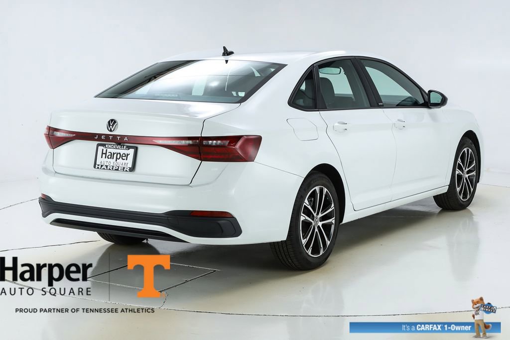Used 2025 Volkswagen Jetta Sport image 9