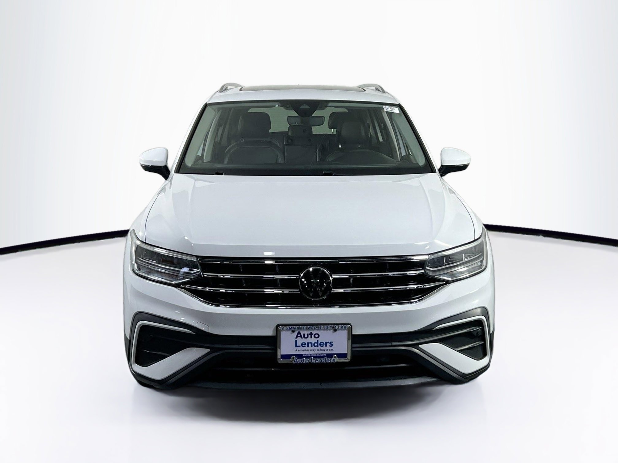 Used 2022 Volkswagen Tiguan SE image 2