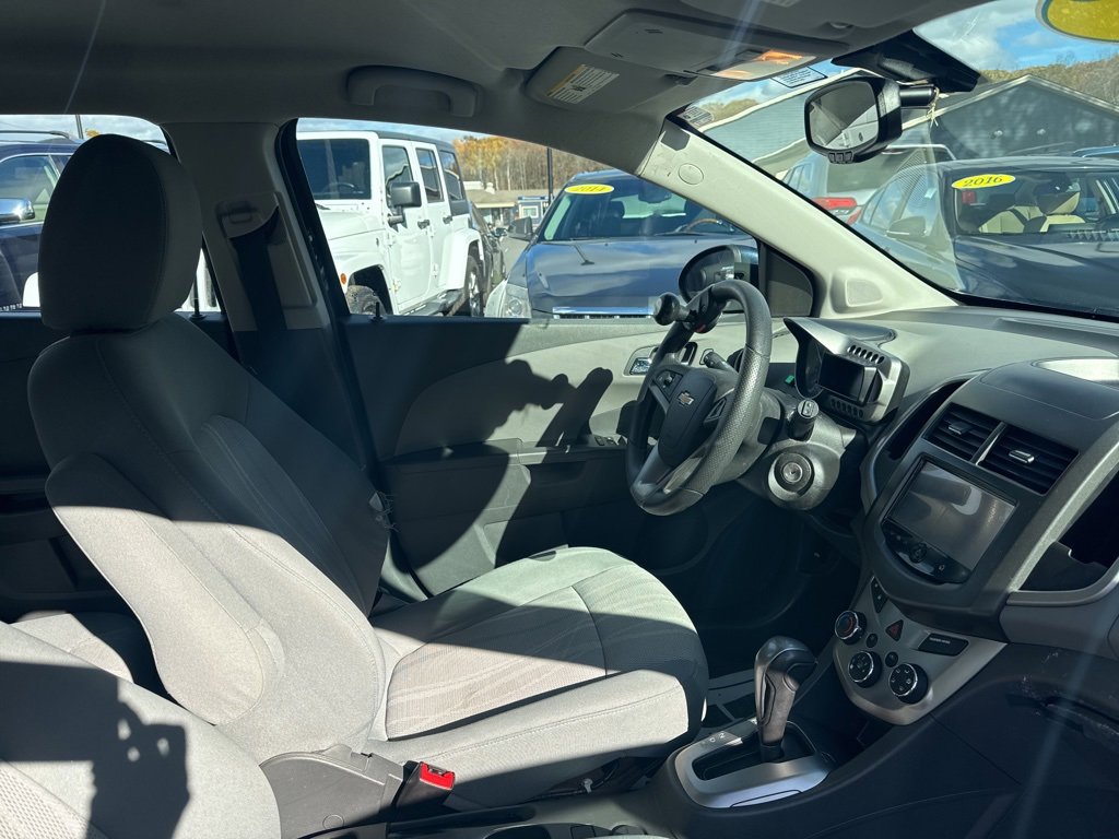 Used 2015 Chevrolet Sonic LT image 29
