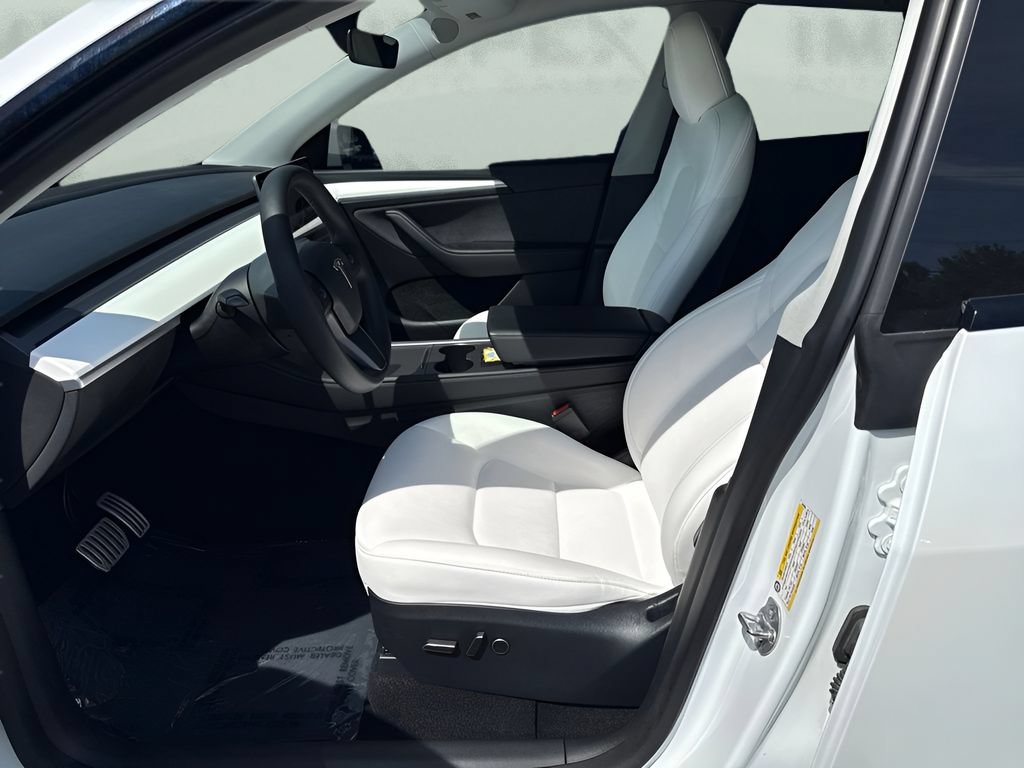 Used 2025 Tesla Model Y Performance AWD/4WD image 6