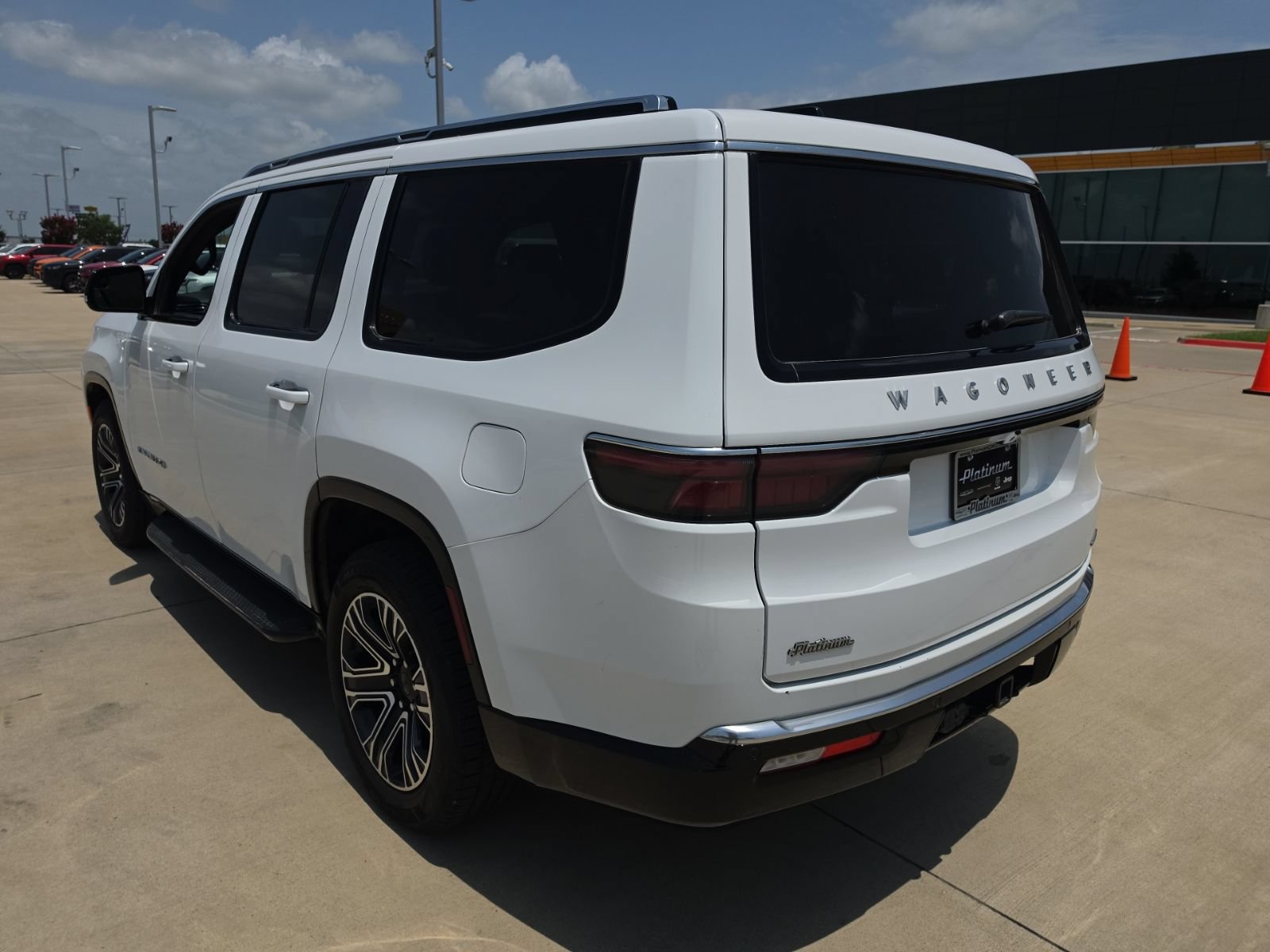 Used 2024 Jeep Wagoneer Series II w/ Flexible Seating Group RWD video 3