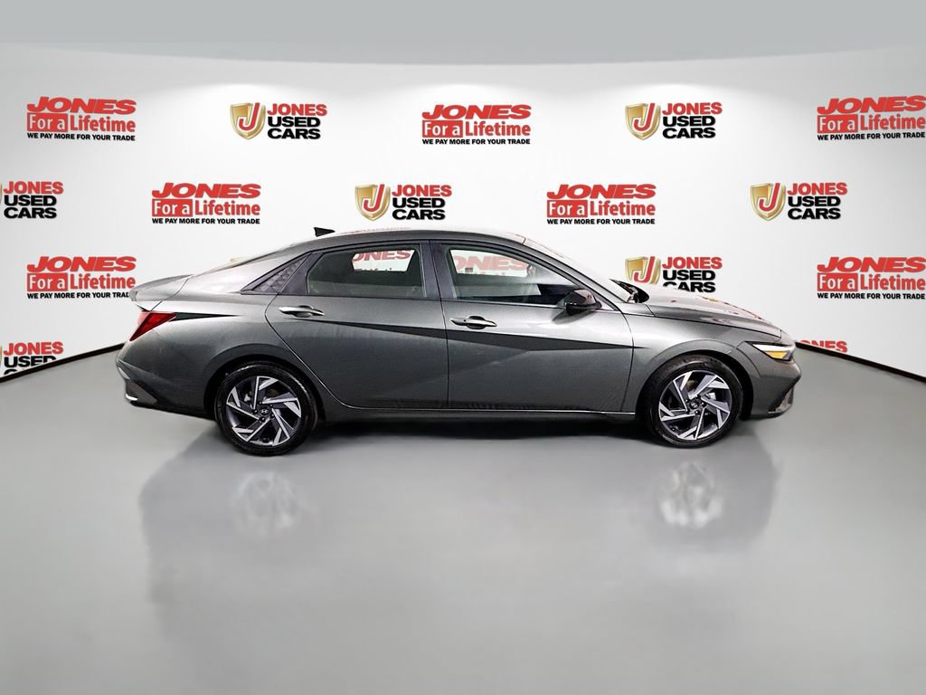 Used 2025 Hyundai Elantra Sport FWD image 16