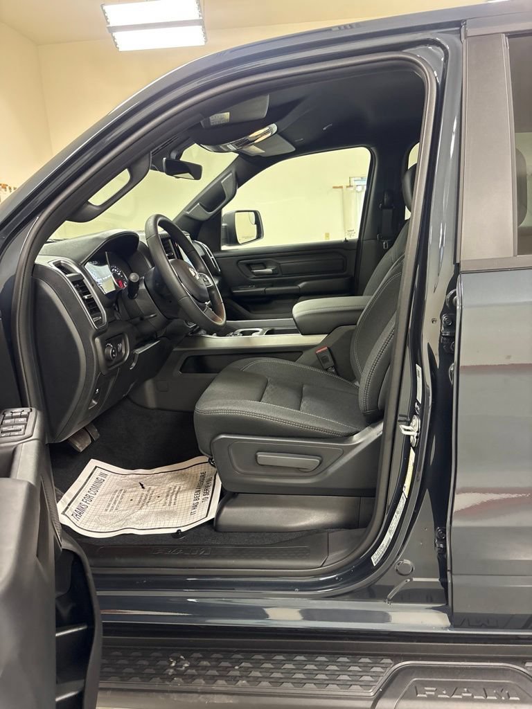 New 2026 RAM 1500 Express AWD/4WD image 10