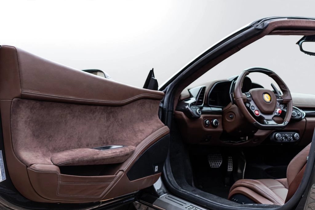 Used 2013 Ferrari 458 Spider RWD image 35