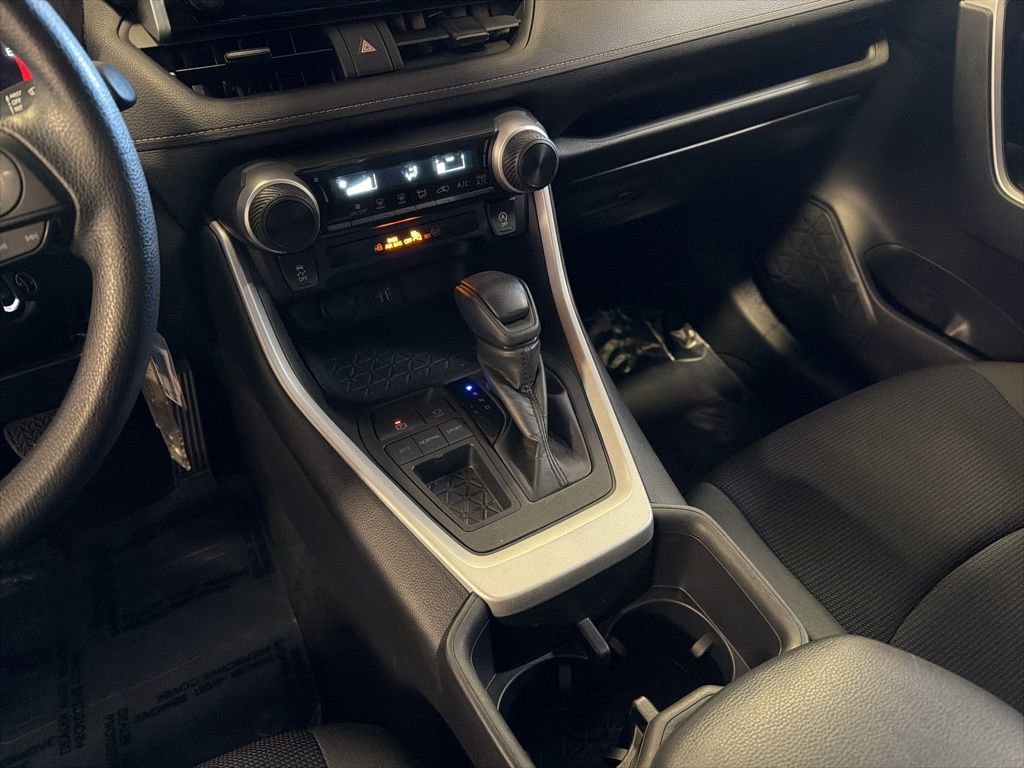 Used 2024 Toyota RAV4 LE image 13