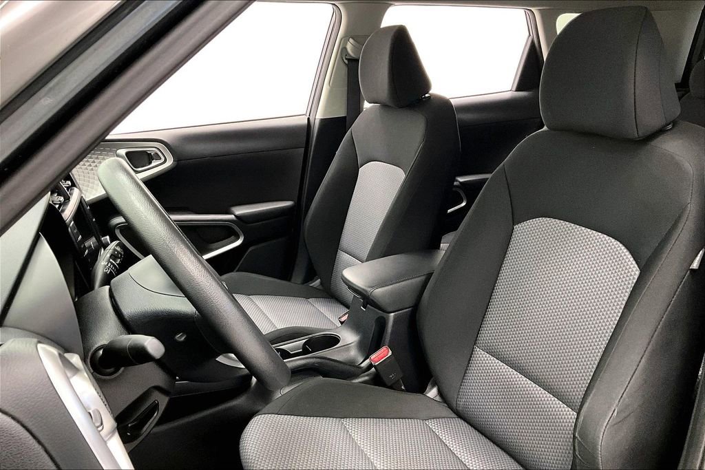 Used 2023 Kia Soul LX w/ LX Technology Package FWD image 26
