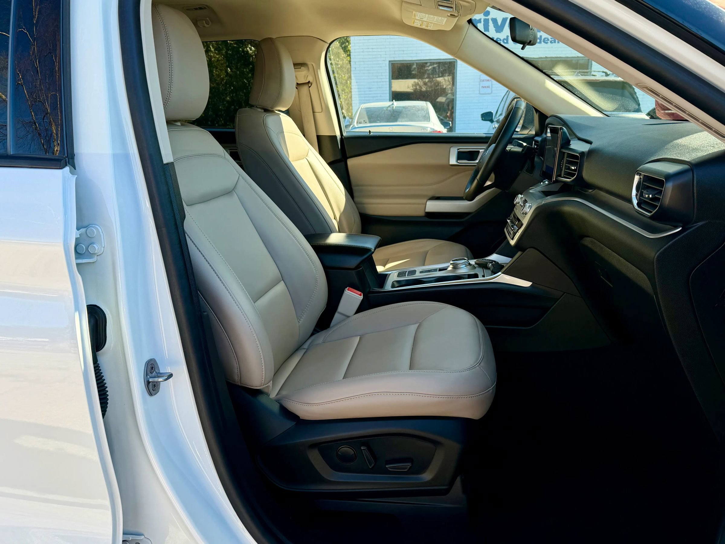 Used 2023 Ford Explorer XLT w/ Equipment Group 202A image 12