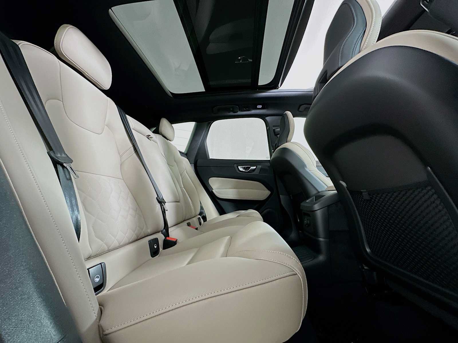 New 2026 Volvo XC60 T8 Plus w/ Protection Package AWD/4WD image 24