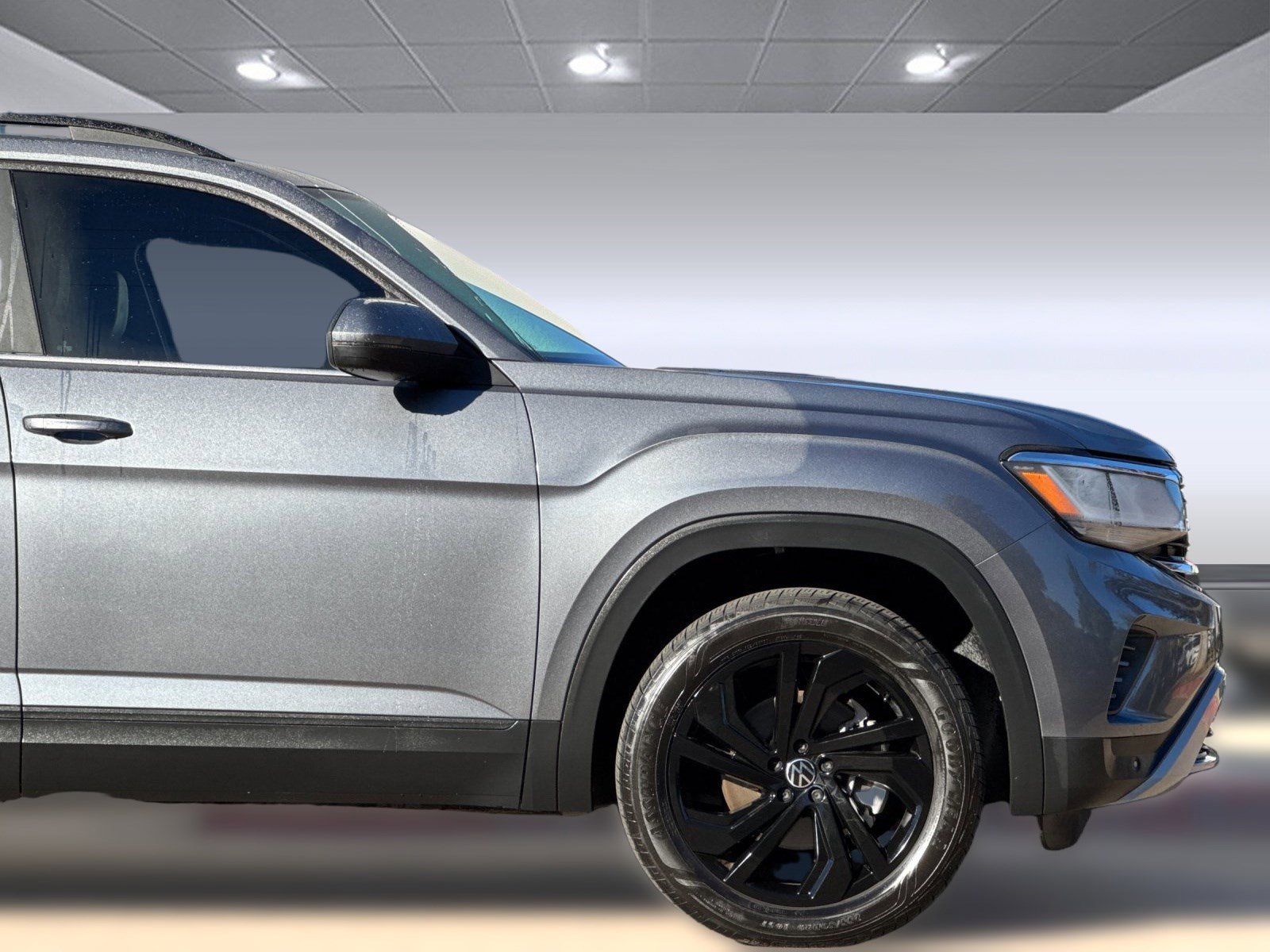 Used 2023 Volkswagen Atlas SE image 35