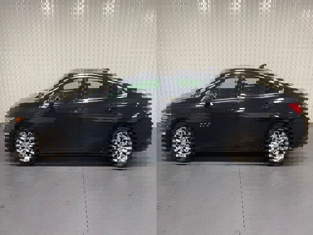 Used 2021 Chevrolet Malibu LT image 15