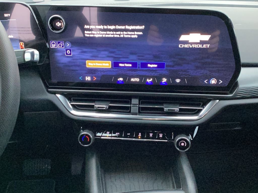 New 2026 Chevrolet Equinox EV LT image 16