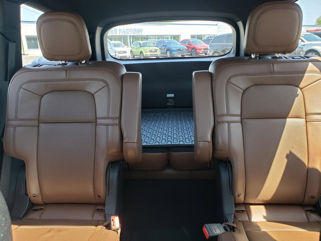 Used 2020 Lincoln Aviator Reserve w/ Equipment Group 202A AWD/4WD image 16