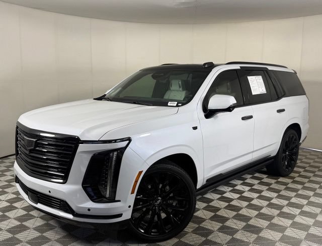 Used 2026 Cadillac Escalade Platinum Luxury AWD/4WD image 2