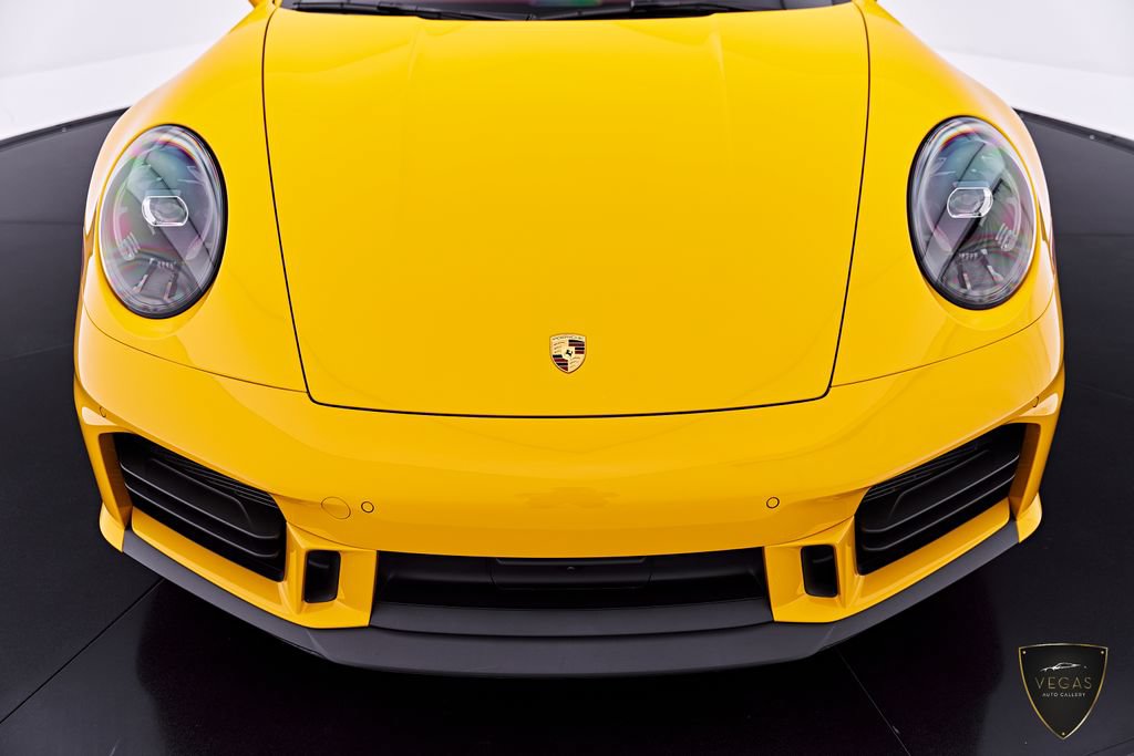 Used 2025 Porsche 911 Carrera RWD image 23