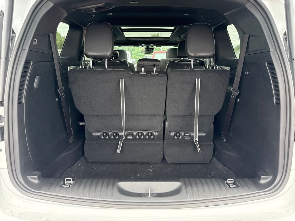 New 2027 Chrysler Pacifica Limited AWD/4WD image 20