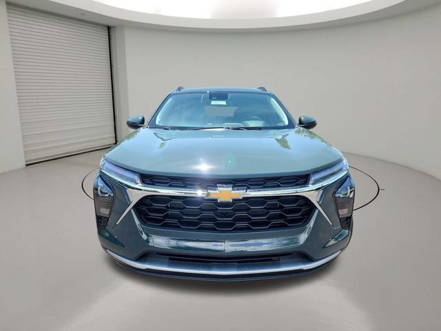 New 2026 Chevrolet Trax LT w/ Sunroof Package FWD image 2