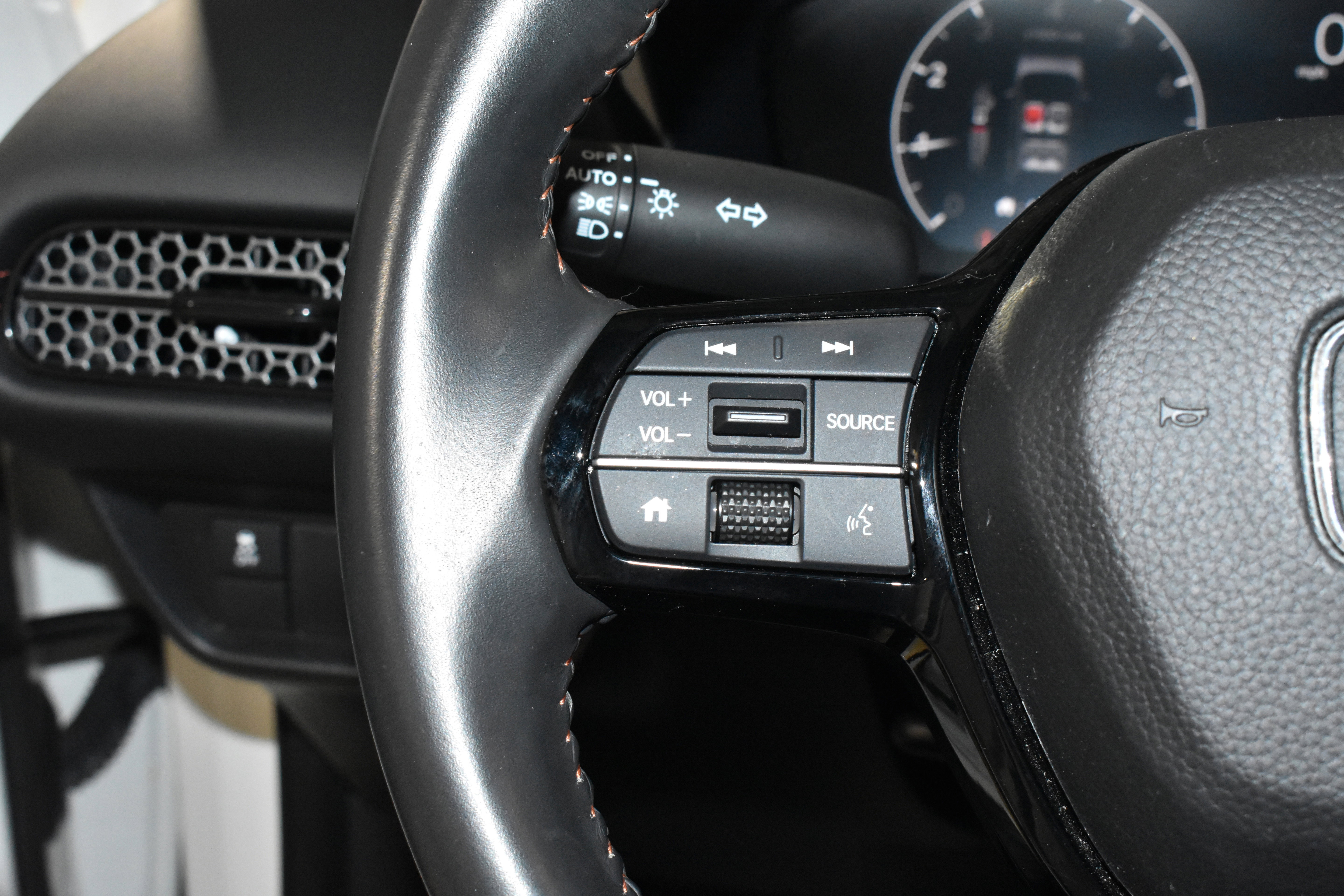 Used 2024 Honda HR-V Sport image 14