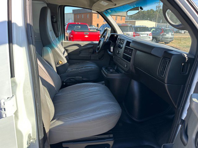 Used 2011 Chevrolet Express 1500 image 27