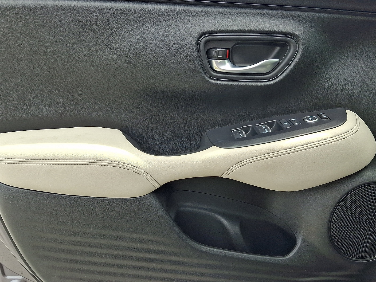 Used 2024 Honda HR-V EX-L image 12