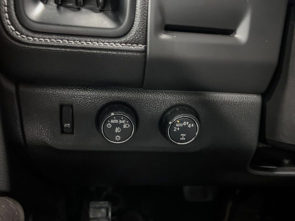 Certified 2017 GMC Canyon SLE w/ SLE Convenience Package image 47