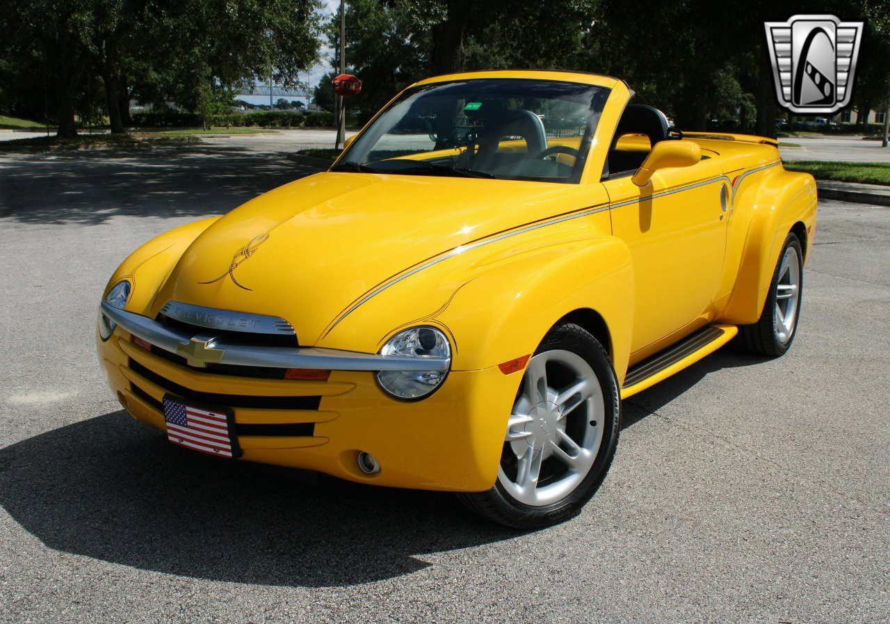 Used 2005 Chevrolet SSR w/ Preferred Equipment Group image 6