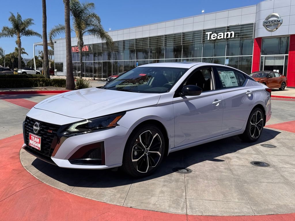 New 2025 Nissan Altima 2.5 SR w/ SR Premium Package image 4