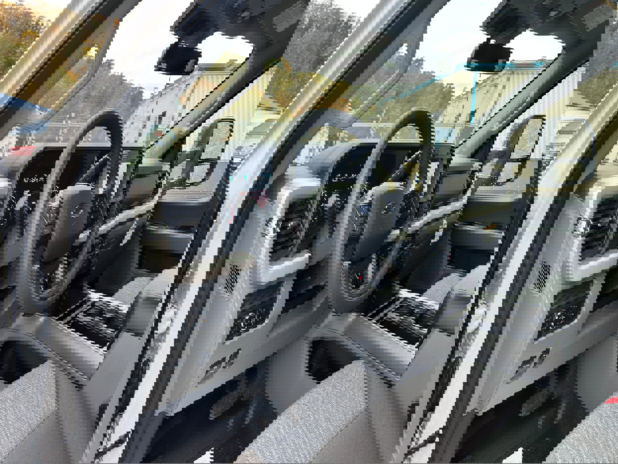 New 2025 Ford F450 XLT w/ XLT Value Package image 58