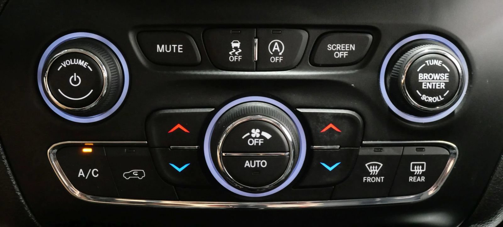 Used 2019 Jeep Cherokee Limited AWD/4WD image 21
