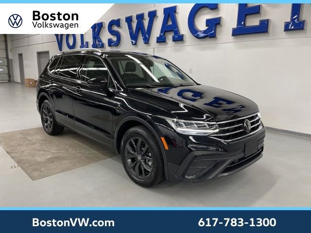 Used 2024 Volkswagen Tiguan SE w/ Panoramic Sunroof Package image 5