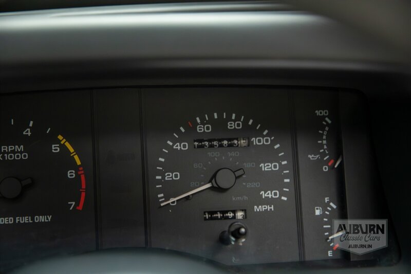 Used 1989 Ford Mustang GT RWD image 30