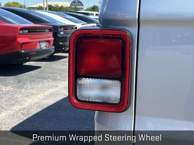 Used 2023 Jeep Gladiator Sport AWD/4WD image 10