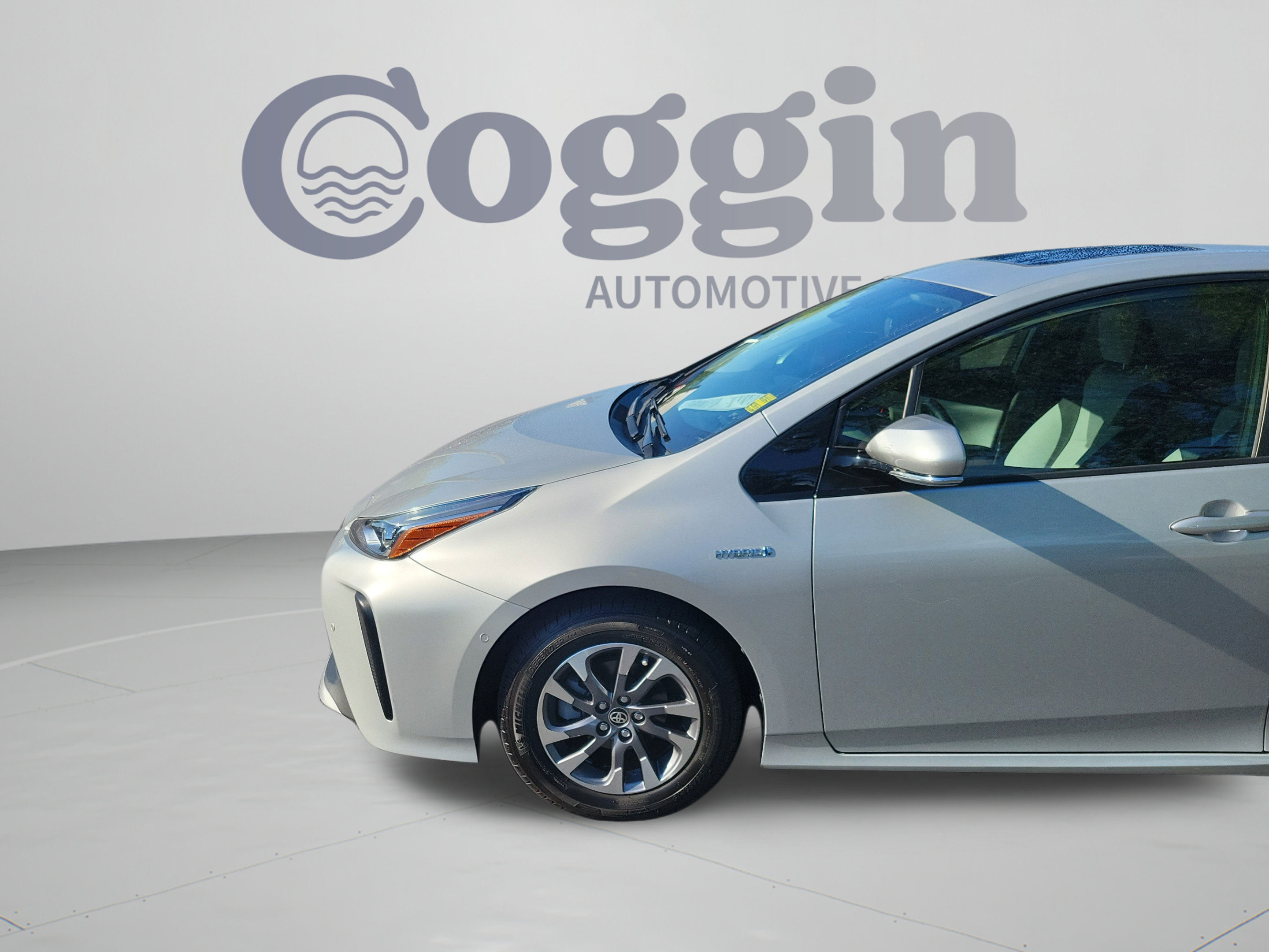 Used 2020 Toyota Prius Limited w/ Premium Convenience Package FWD image 29