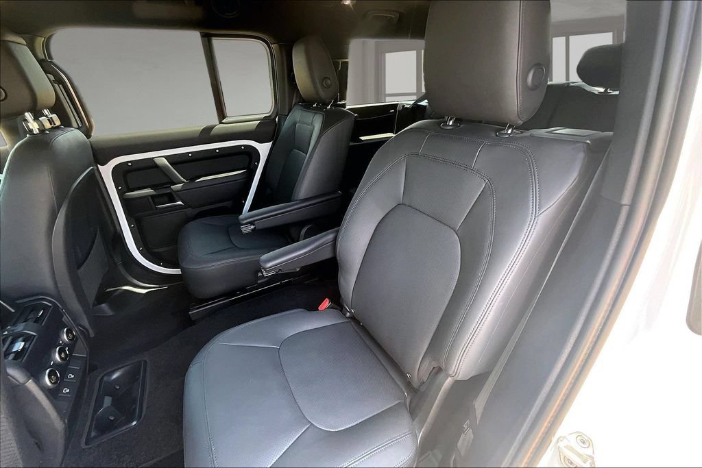 Certified 2025 Land Rover Defender 130 X-Dynamic SE AWD/4WD image 26
