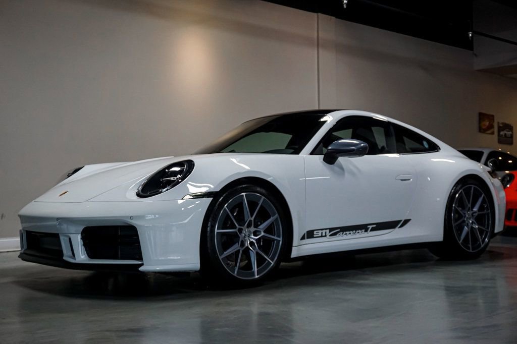 Used 2025 Porsche 911 Carrera T RWD image 3