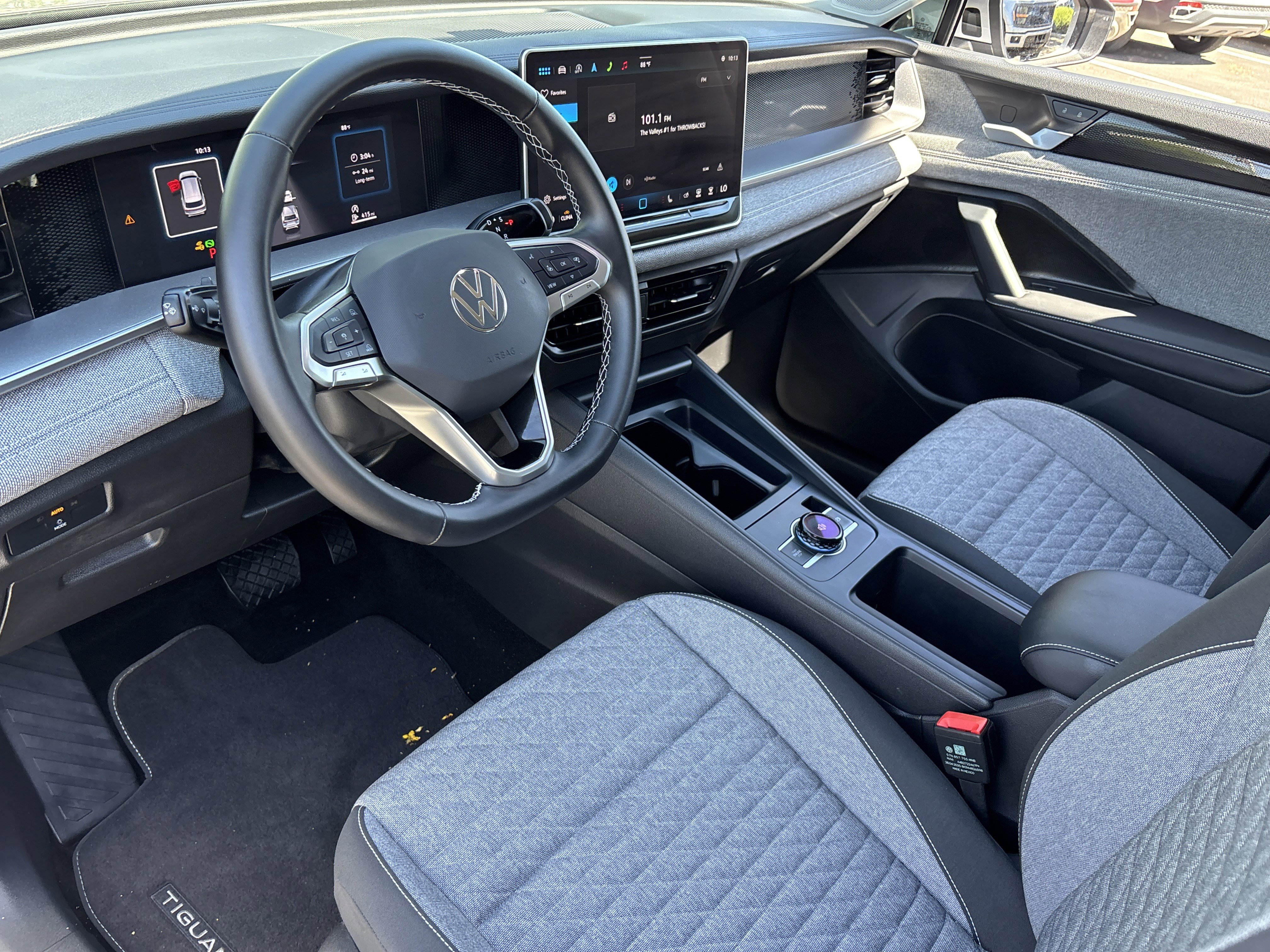 Used 2025 Volkswagen Tiguan S image 16